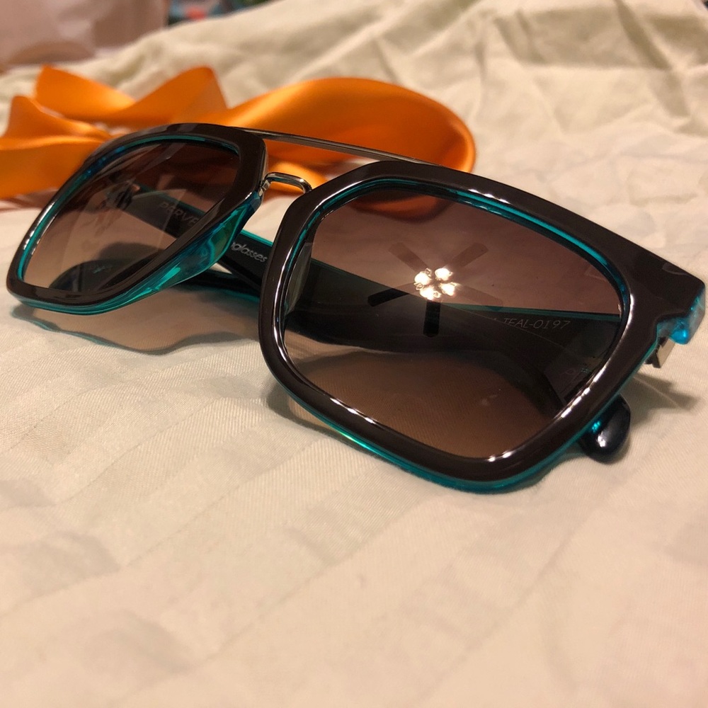 Women’s  Perverse sunglasses 🦋